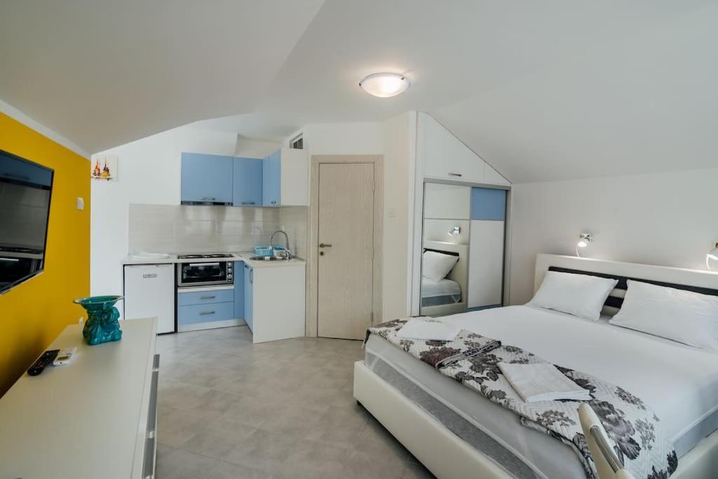 Charmy Studio Lux Apartment Herceg Novi Bagian luar foto